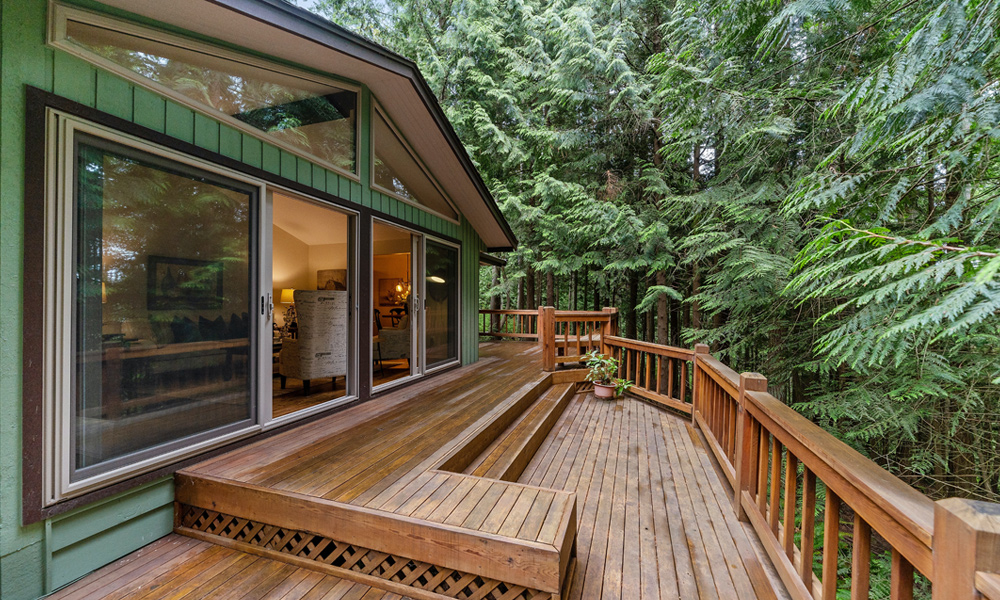 outside house decking